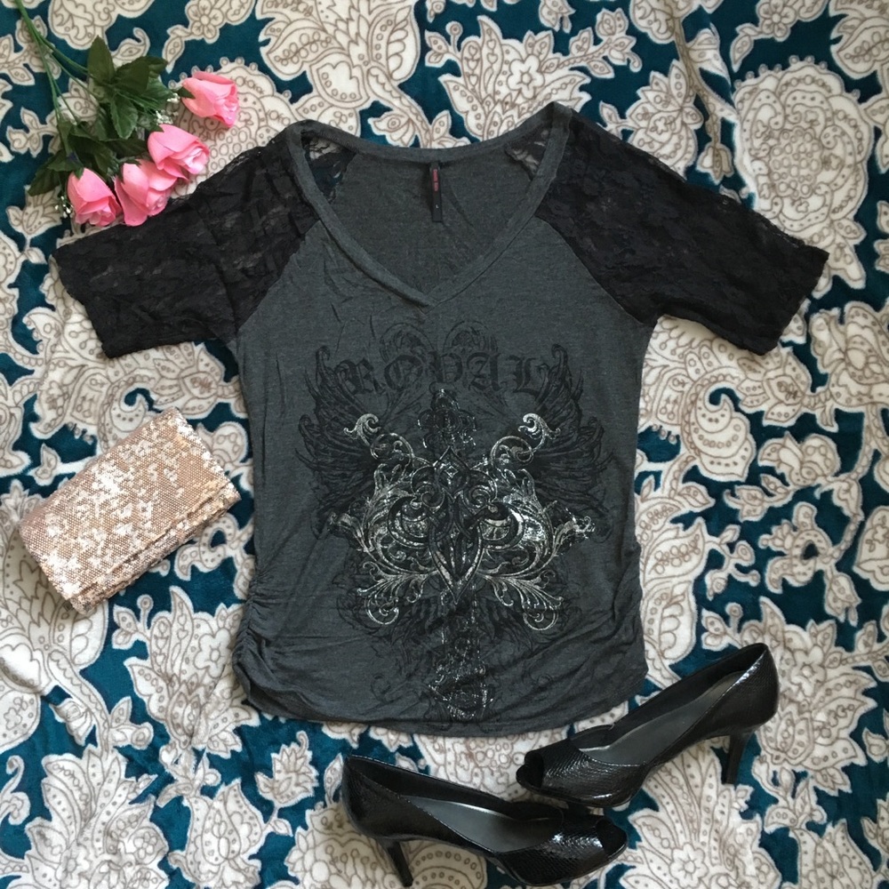 🌸Lace Metalic Graphic Tee
